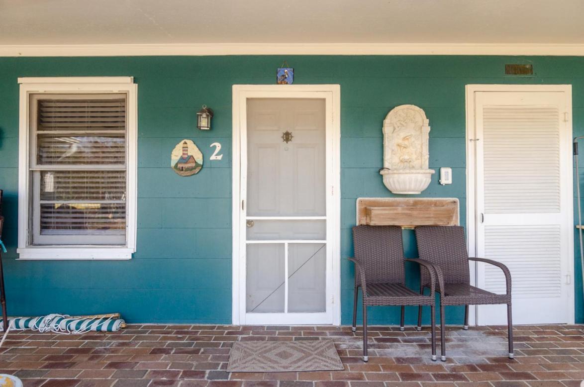 קיור ביץ' The Pelican Hidden Treasure Inn Room 2 By Bryant Real Estate מראה חיצוני תמונה