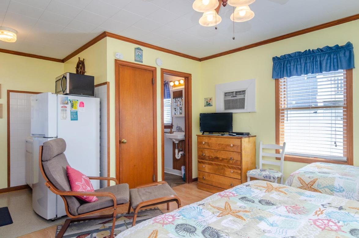 קיור ביץ' The Pelican Hidden Treasure Inn Room 2 By Bryant Real Estate מראה חיצוני תמונה